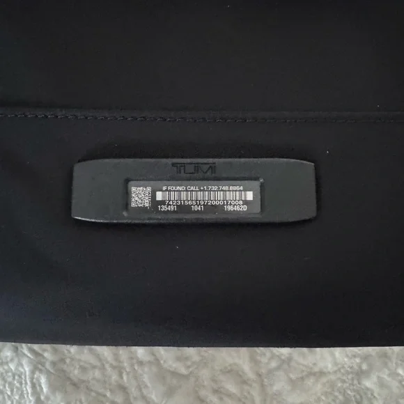 Tumi Voyager Oxford Compact Carry-on. BLACK. Used 5 times like new - Picture 5 of 9